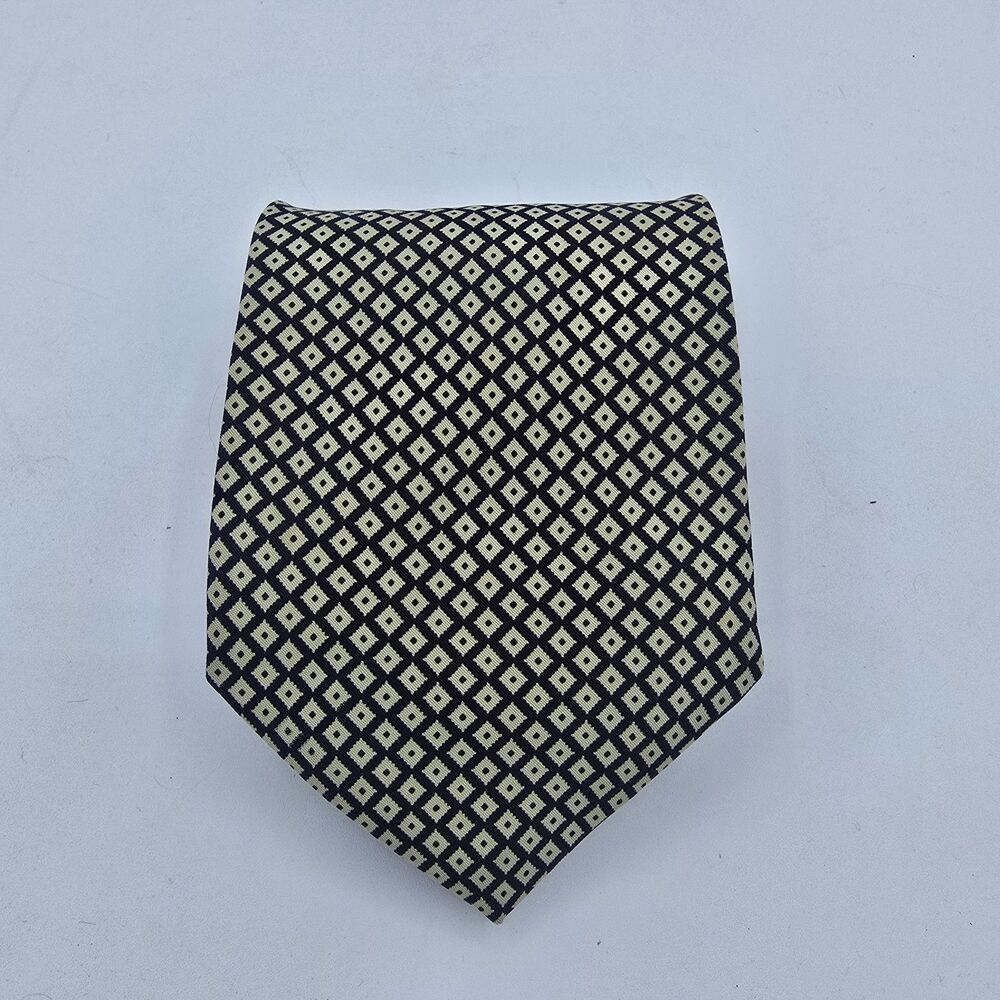 Mens Necktie 100% Polyester UTY Made USA  Fabric Geometric Pattern 60 X 4 Inch